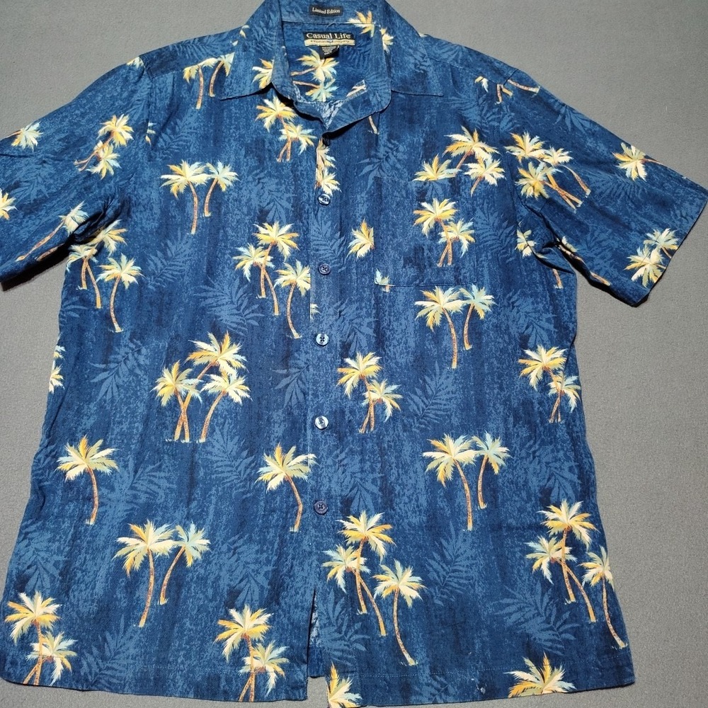 Casual Life Shirt Men L Blue Palm Trees Short Sleeve Rayon Island Vacation